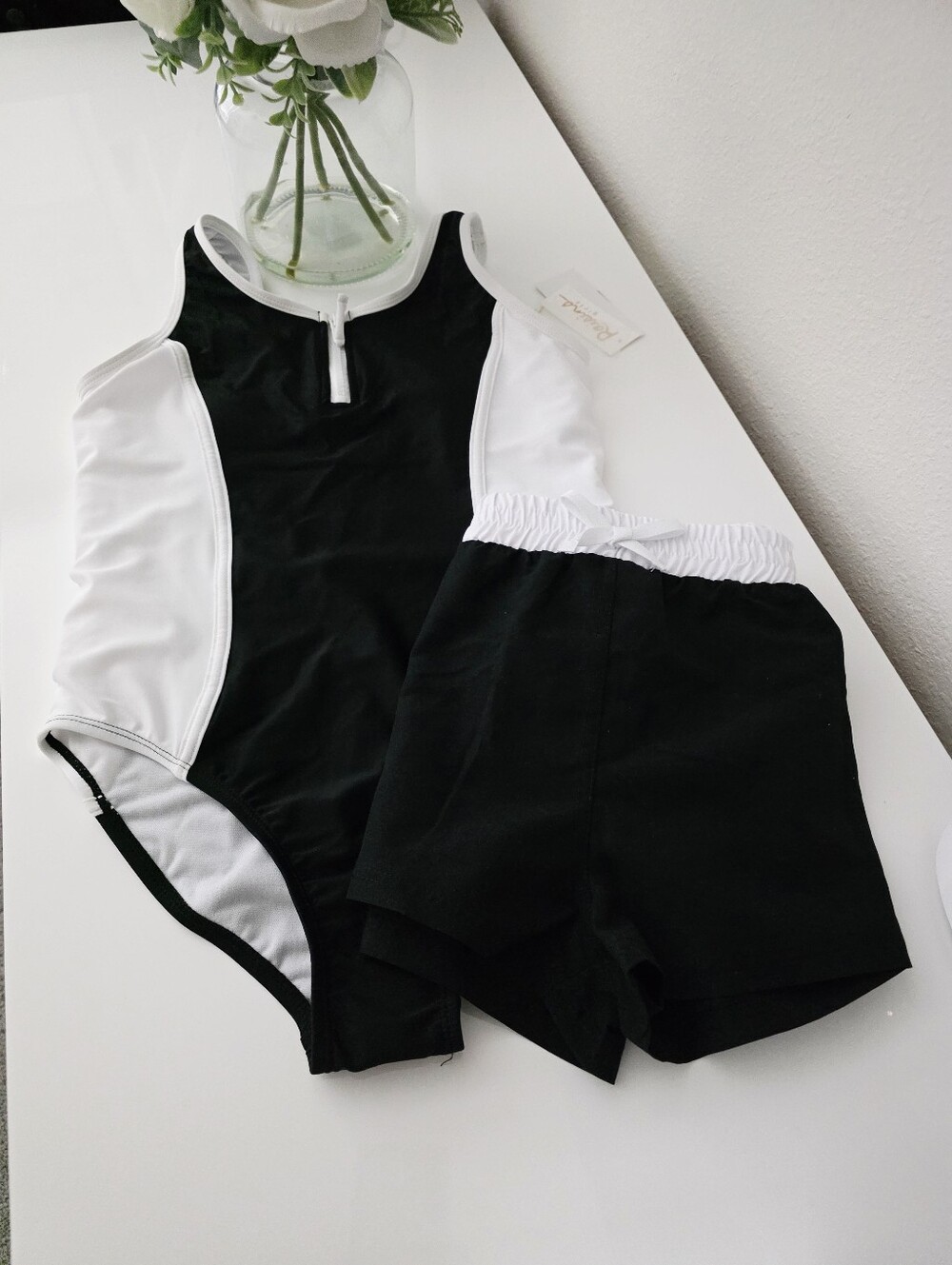 RAISINS GIRLS🫍 One-Piece Athletic Swimsuit & Shorts Set SIZE 14